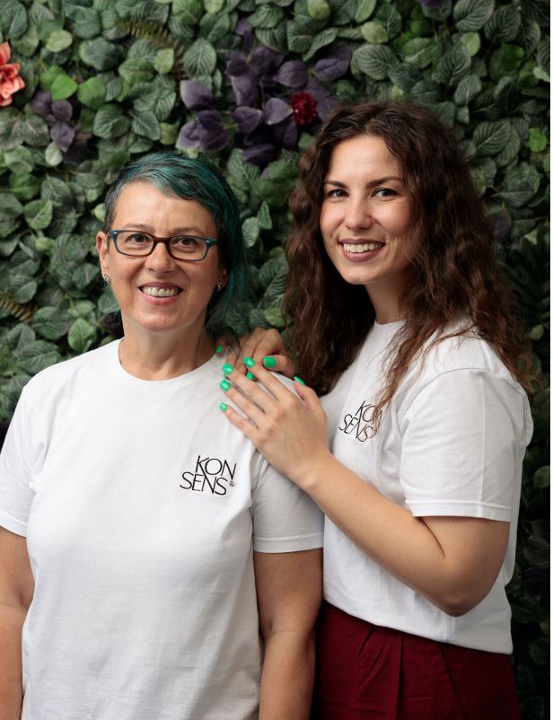 Ana & Sandra Jeremic